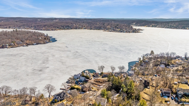 Lake Hopatcong Lakefront. - Residential