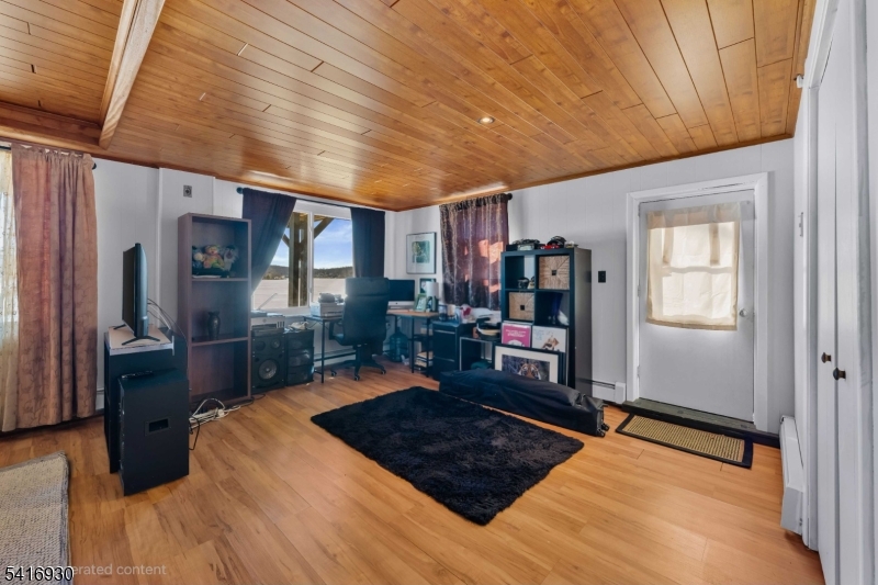 Lake Hopatcong Lakefront. - Residential