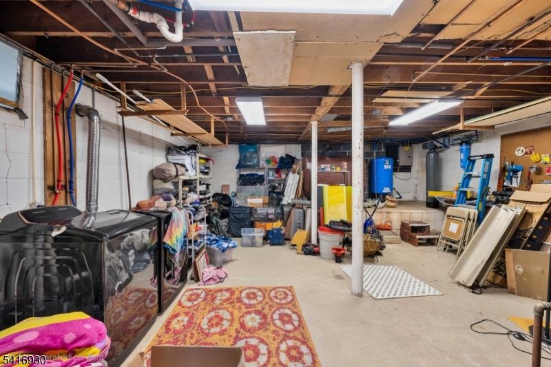 Lake Hopatcong Lakefront. - Residential