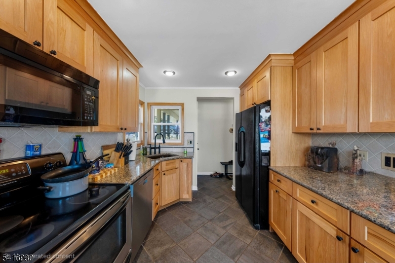 Lake Hopatcong Lakefront. - Residential