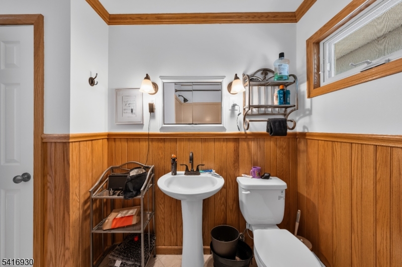 Lake Hopatcong Lakefront. - Residential