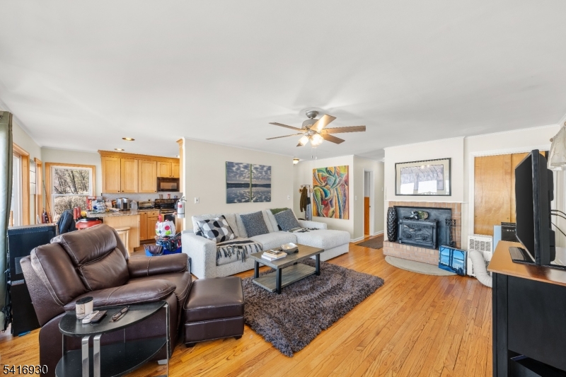 Lake Hopatcong Lakefront. - Residential