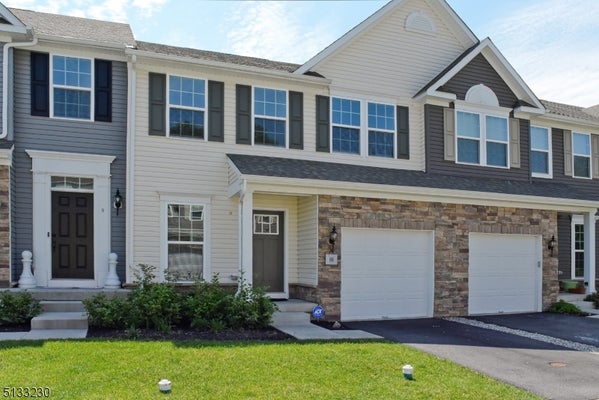 11 SHADE TREE LN, MOUNT ARLINGTON, NJ 07856 - Image bcfba435dc8957b766d2f3c49c837780/1020126372