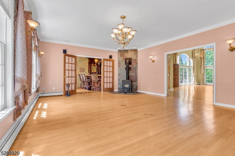 Round Hill - Residential