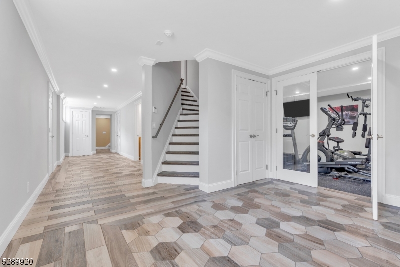 Round Hill - Residential