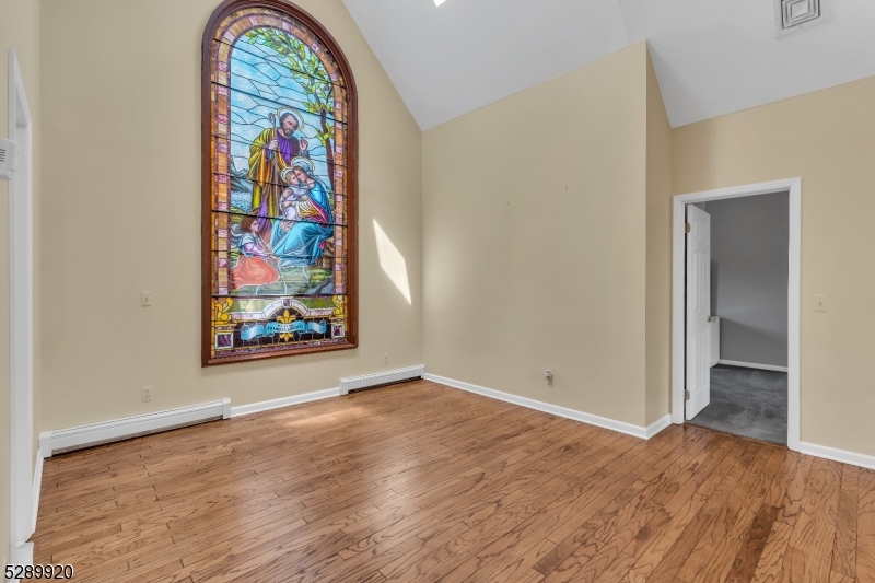 Round Hill - Residential