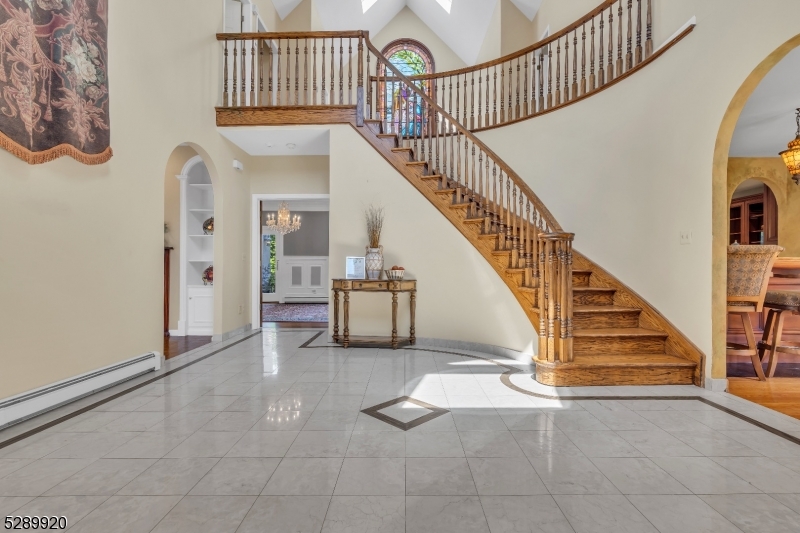 Round Hill - Residential