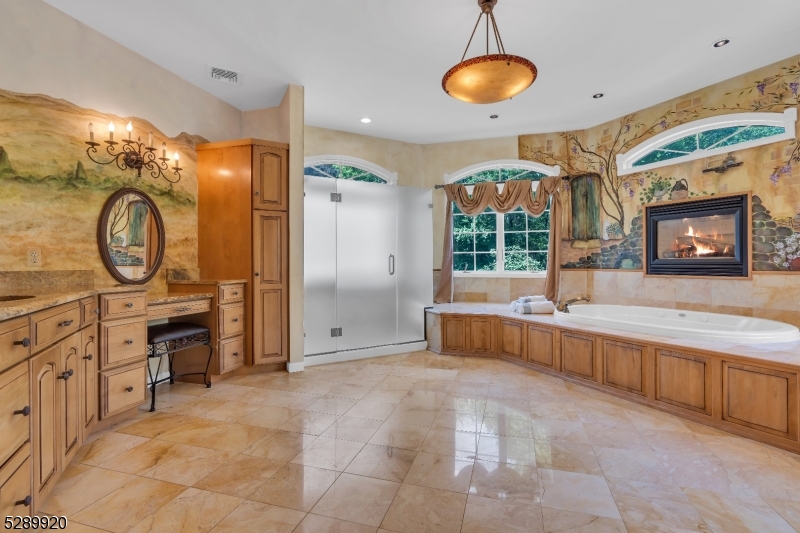 Round Hill - Residential