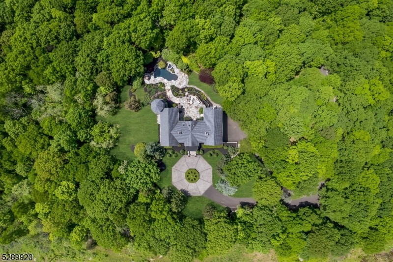 Round Hill - Residential