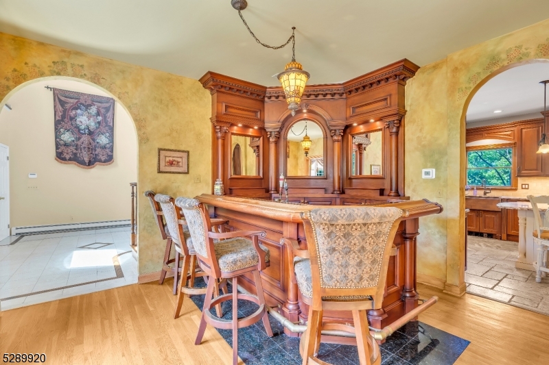 Round Hill - Residential