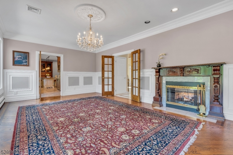 Round Hill - Residential