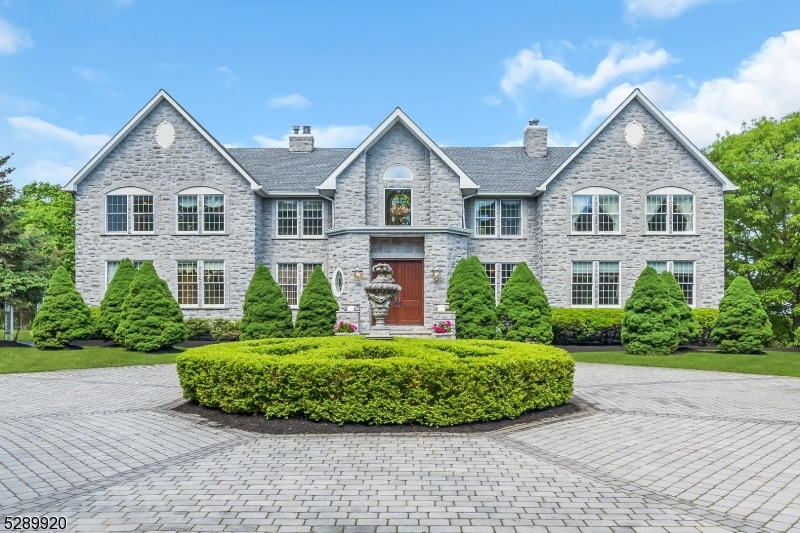 Round Hill - Residential