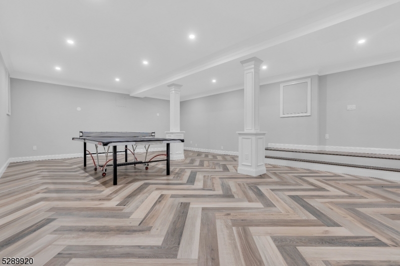 Round Hill - Residential