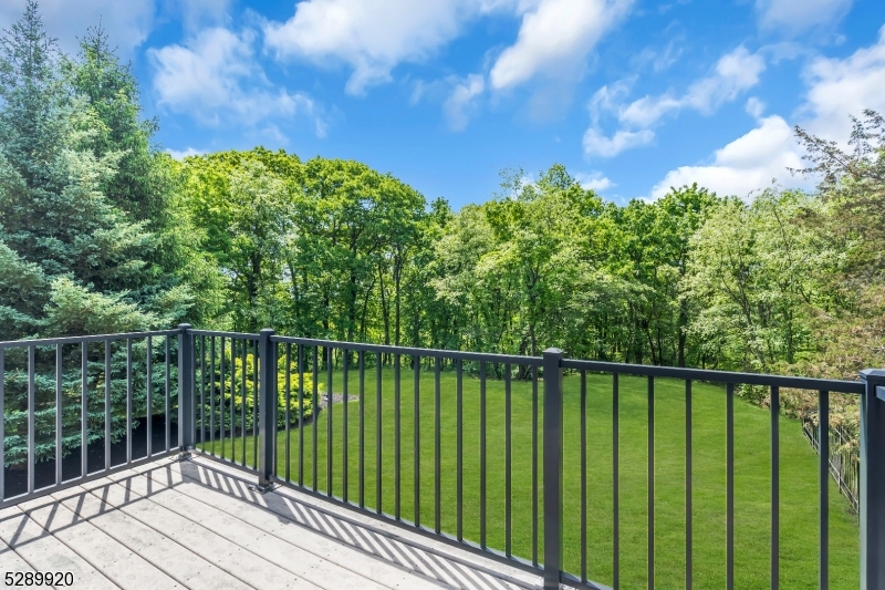 Round Hill - Residential