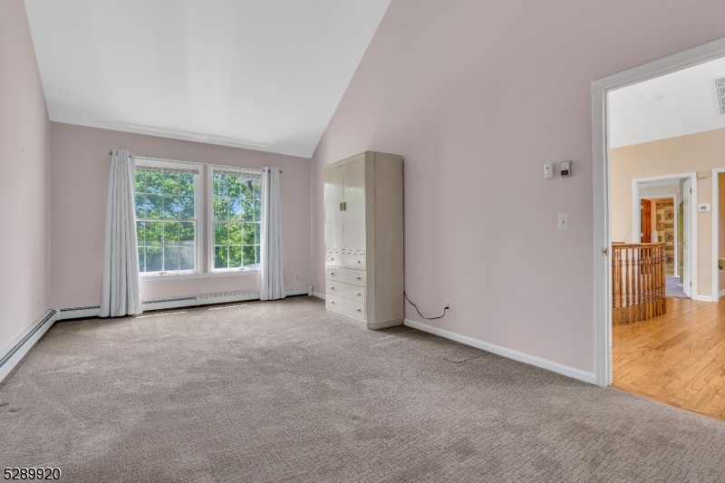 Round Hill - Residential