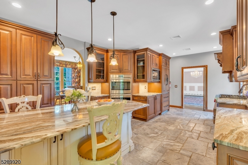 Round Hill - Residential