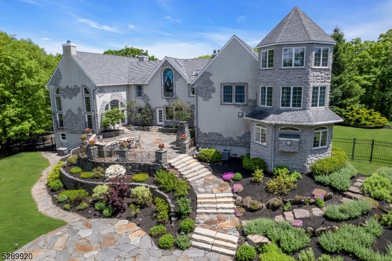 Round Hill - Residential