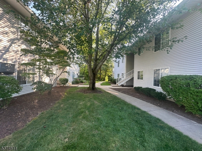 Village Green - The Hills - Residential