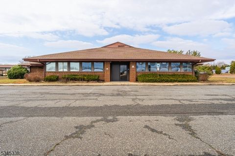 MLS: 3953619