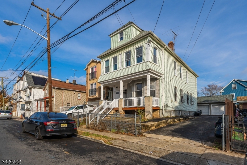 Make this beautiful 4-bedroom, 3-bathroom apartment your next home! With a spacious floor plan, an updated kitchen, and an in-unit washer and dryer, this unit is designed to fit your needs. Two garage parking spaces are included, so you never have to worry about parking.