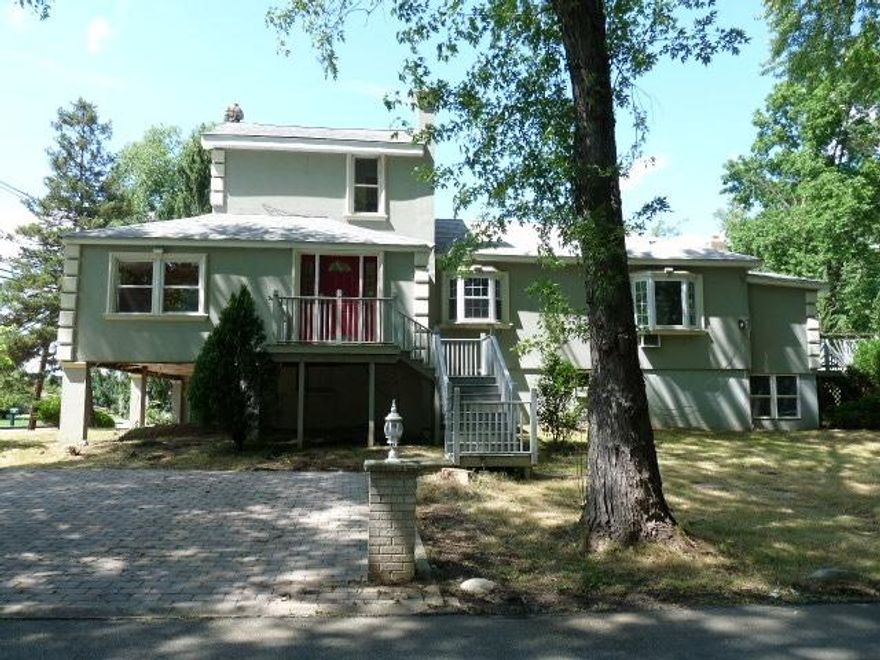 .32 acres of vacant land in a great neighborhood, close to Rte 23 access.  Do not wait build the home of your dreams.