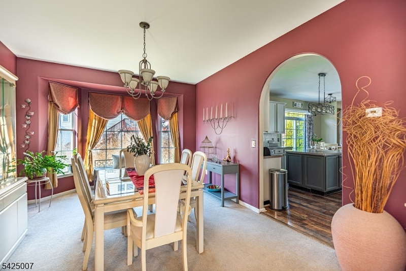 COUNTRY HILLS - Residential