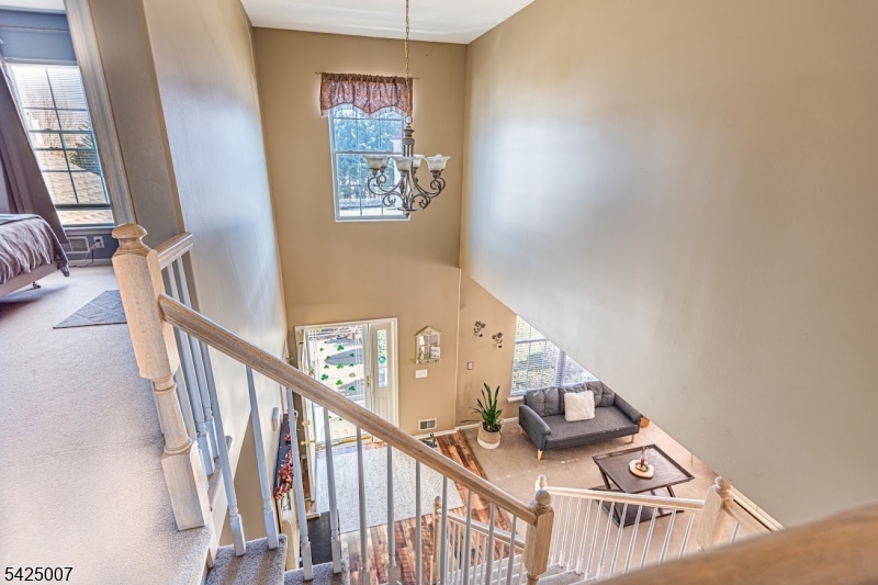 COUNTRY HILLS - Residential