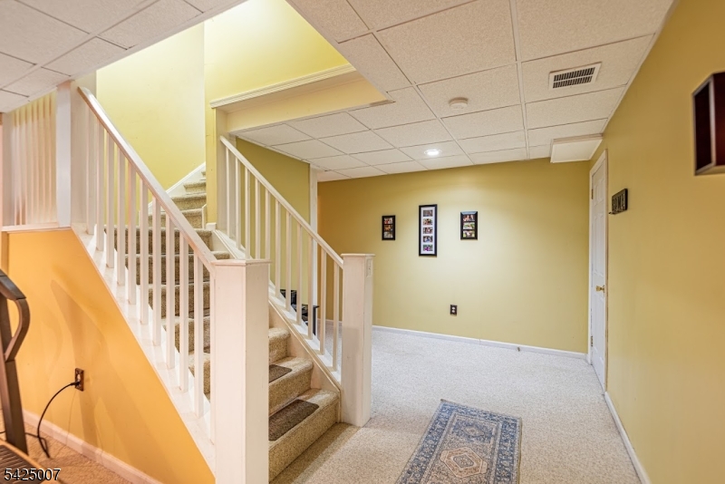 COUNTRY HILLS - Residential