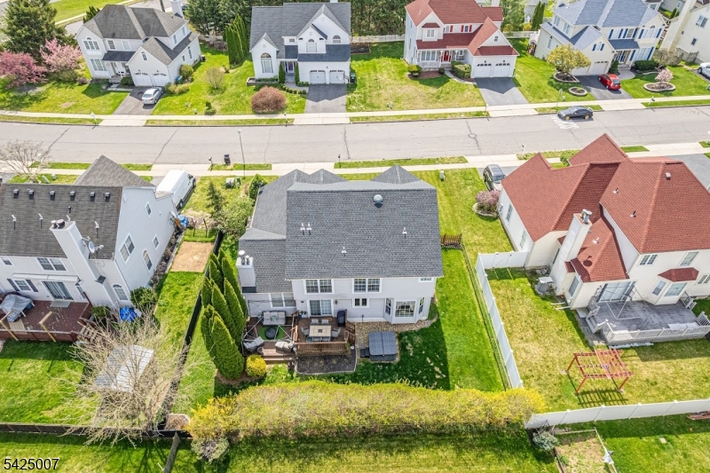 COUNTRY HILLS - Residential