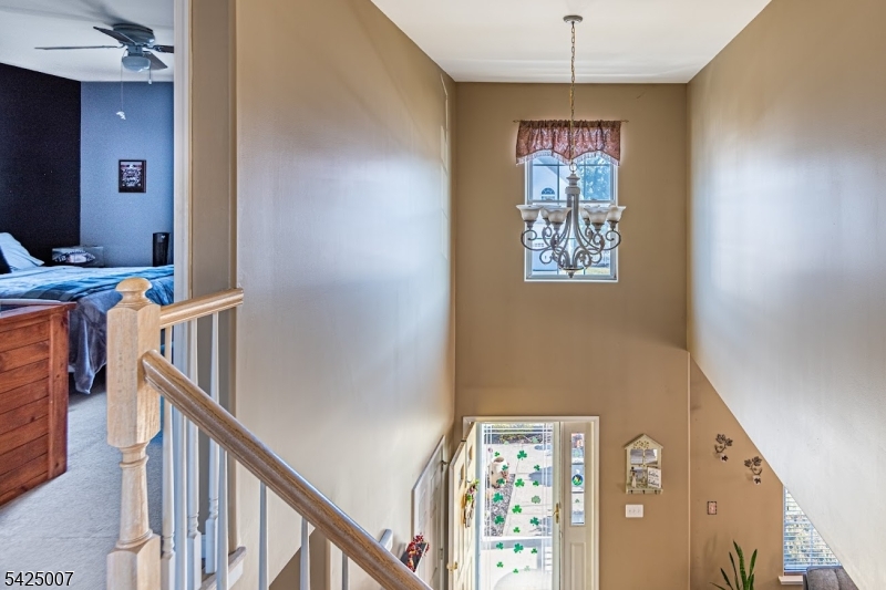 COUNTRY HILLS - Residential