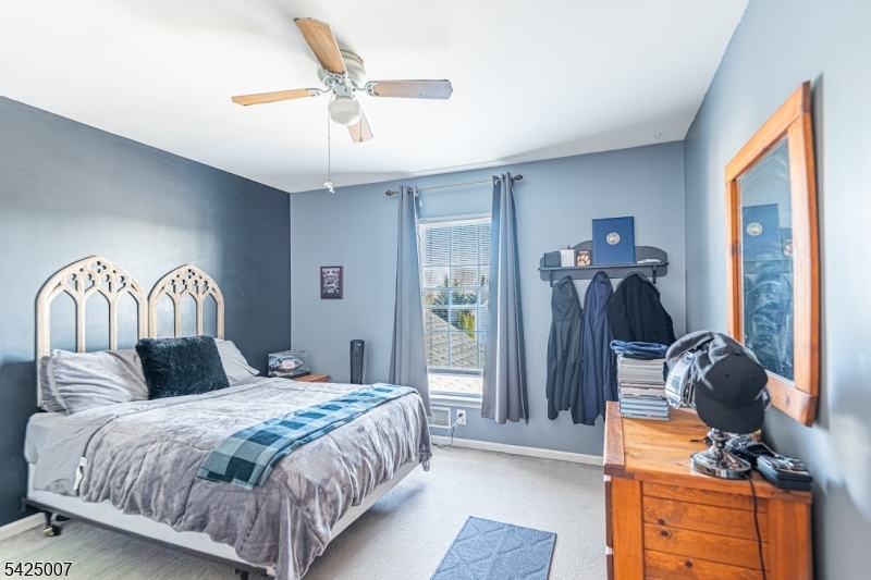 COUNTRY HILLS - Residential