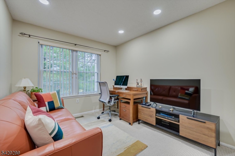 Governors Pointe 2 - Residential