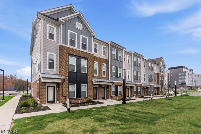 Townhomes at Vermella - Residential