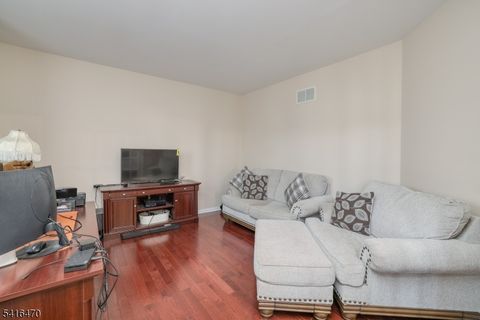 MLS: 4023099
