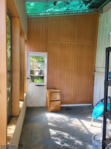Photo 10 of 12 of 17 Travelo house