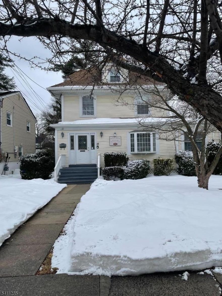 OFFICE+APARTMENT.1ST.Flr.(Office)6Rms.Reception Area,Secretary Area,Conference Rm, 3 Private Offices,Half  Bth. 2ND.flr.LR,Kit.w/Din Area,Bedrm,Full Bth, Washer,Dryer 3RD.Flr1Bedrm,Full Bth.LL: Finished, Storage Room,Utility Rm. Approx: 6 car parking. C/A both units.OWNER; pays all utilitie for both flrs. SECOND FLR APT."Furnished" "Couple" LEASE until 5/31/2027