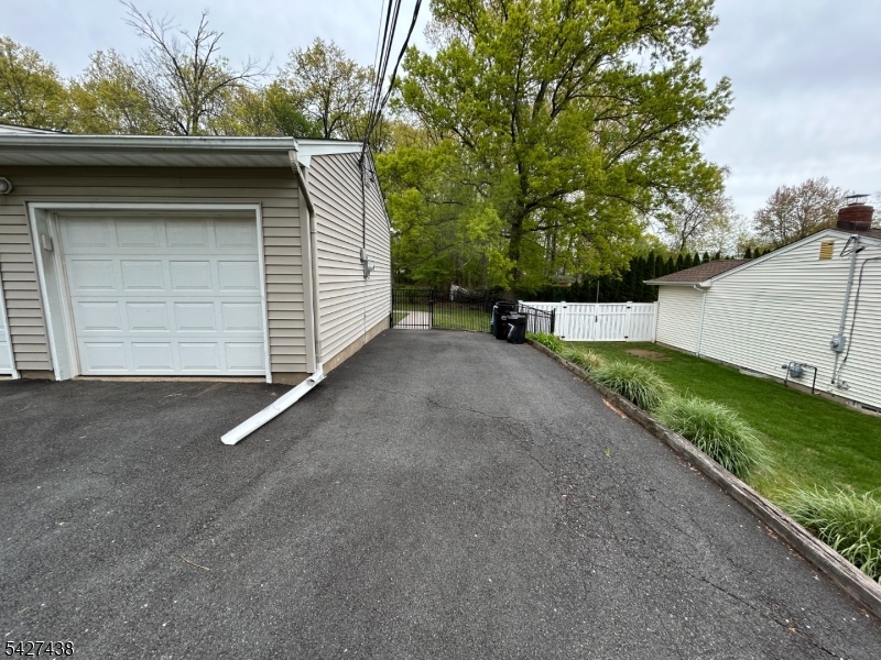 Lake Hiawatha - Residential