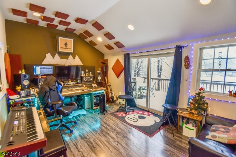 LAKE SWANNANOA - Residential