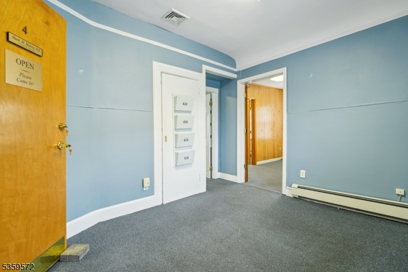 Short Hills border - Commercial Lease