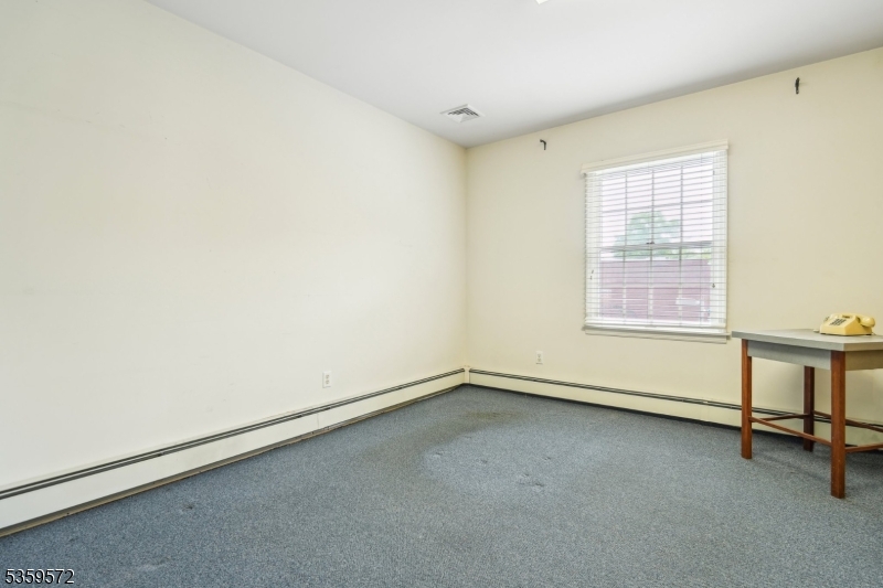 Short Hills border - Commercial Lease