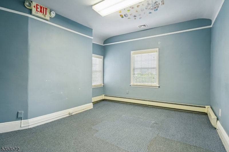 Short Hills border - Commercial Lease