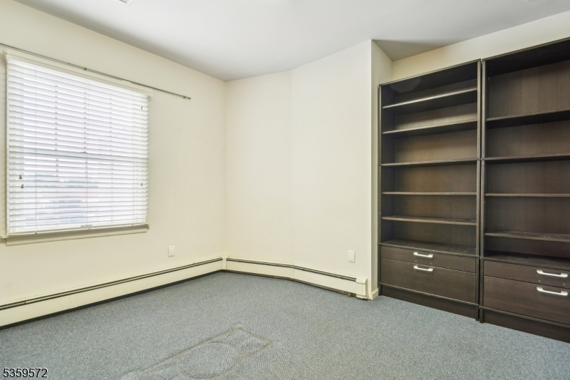 Short Hills border - Commercial Lease