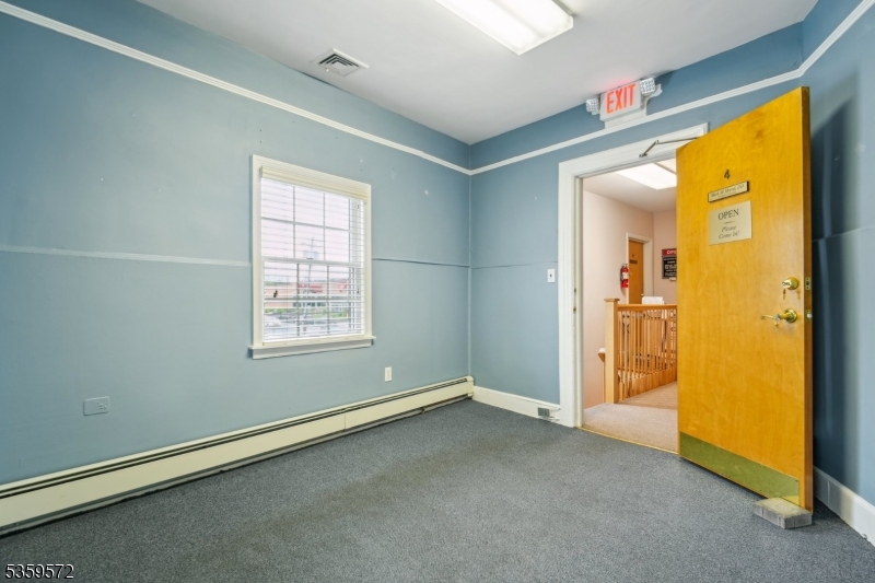 Short Hills border - Commercial Lease