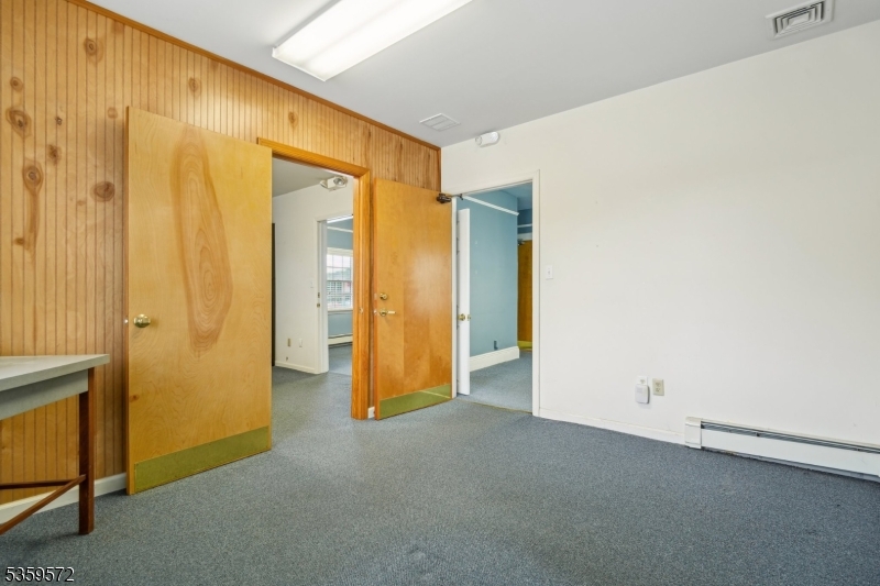 Short Hills border - Commercial Lease