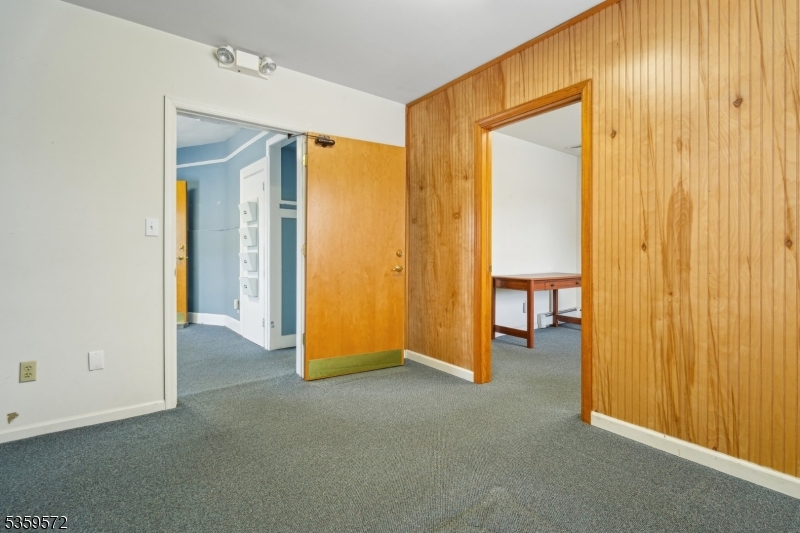 Short Hills border - Commercial Lease