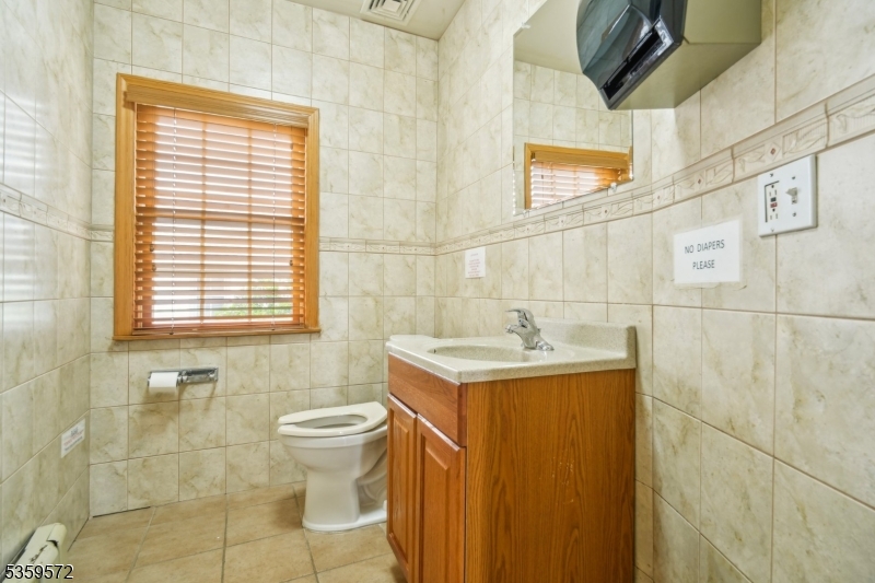 Short Hills border - Commercial Lease