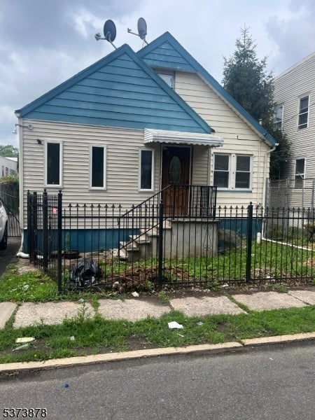35 Chestnut Ave