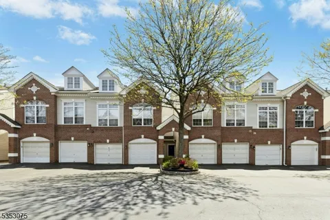 211 Swanstrom Place E Unit 211, Union Twp., NJ 07083 - MLS#: 3958969
