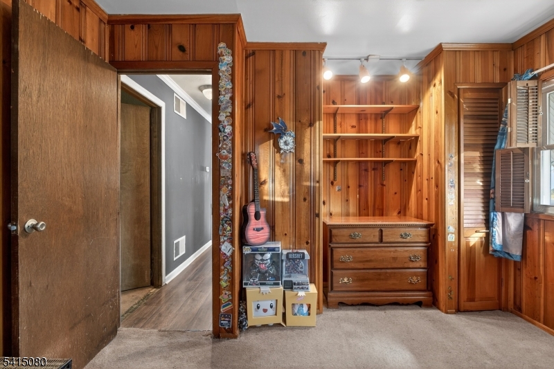 Lincoln Mannor - Residential