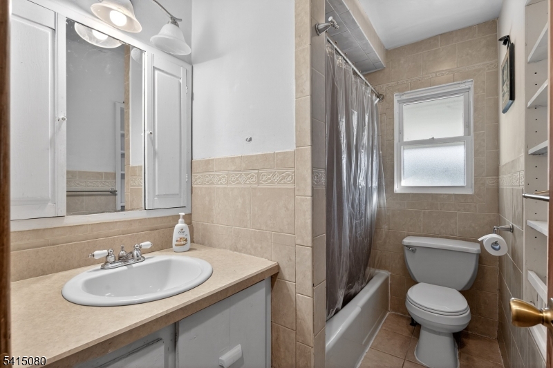 Lincoln Mannor - Residential